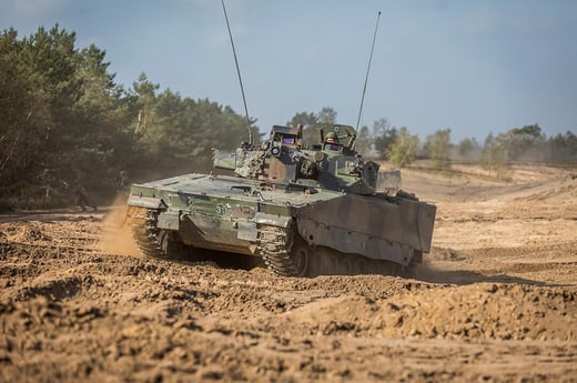 Krachtpatser van de landmacht: De 43 Gemechaniseerde Brigade rijdt met tanks!