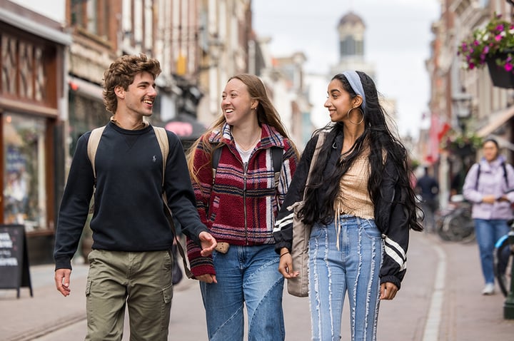 5-opleidingen-impact-maken-uni-leiden-1076x715