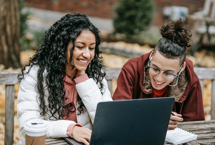 De 1-februariregeling biedt studenten de mogelijkheid om hun studie te stoppen zonder verdere financiële verplichtingen. Dit betekent dat studenten die voor 1 februari stoppen, hun collegegeld terugkrijgen, wat een aanzienlijke financiële verlichting kan bieden.