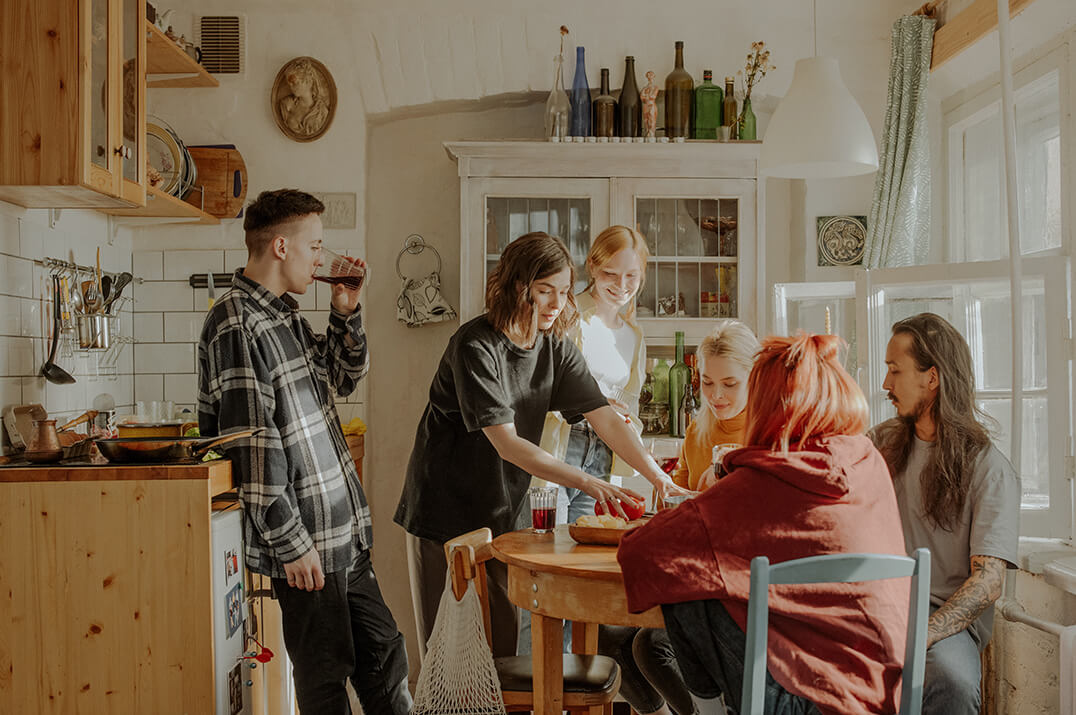 Op kamers gaan of thuis blijven wonen?