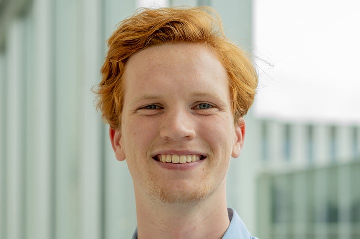 koen-koos-voor-studie-biofarmaceutische-wetenschappen-1076x715