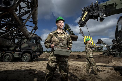 Werken voor het bouwbedrijf van Defensie