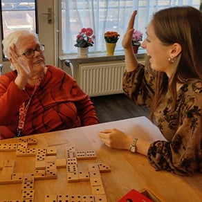 Bente-helpt-in-zorgcentrum-292x292