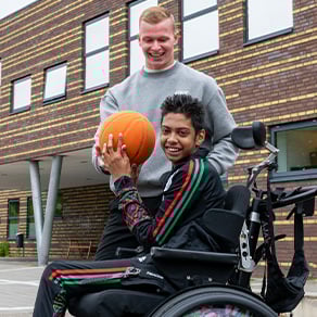 Wil-jij-iets-betekenen-voor-mensen-HvA-292x292