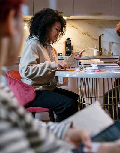 Hospiteren voor minder sociale studenten