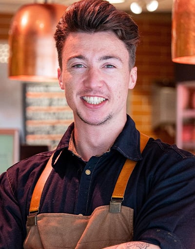 Van afwasser tot ondernemer: zo vond Sil (28) zijn vak