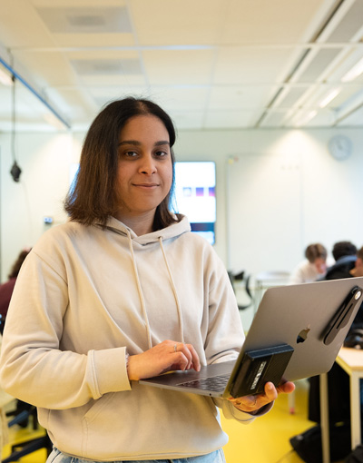 “Ik wilde meer dan design: echt leren hoe je websites bouwt”